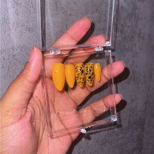 Yellow and Black Press-On Nails